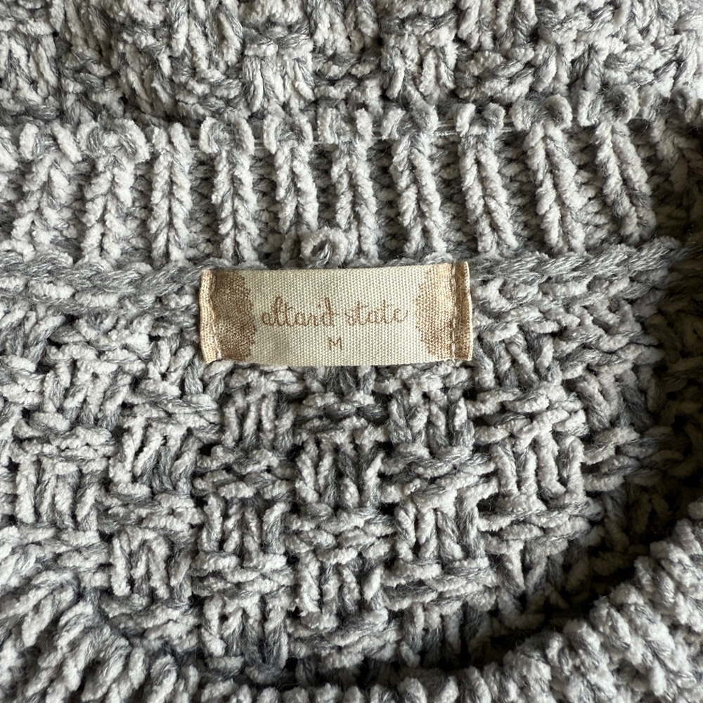 Altar’d State Women’s Gray Chunky Cable Knit Long Sleeve Sweater Size Medium - Picture 8 of 9